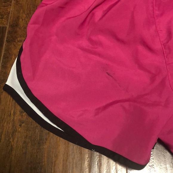 Tempo Shorts - Picture 2 of 2